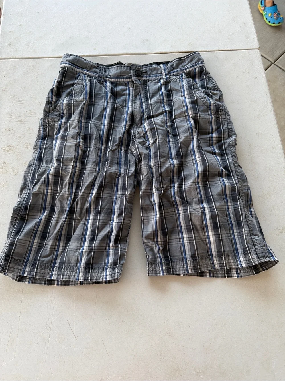 Public Opinion Men's Plaid Cargo Shorts - Gray/Blue